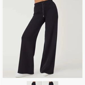 SPANX AirEssentials Wide Leg Pant